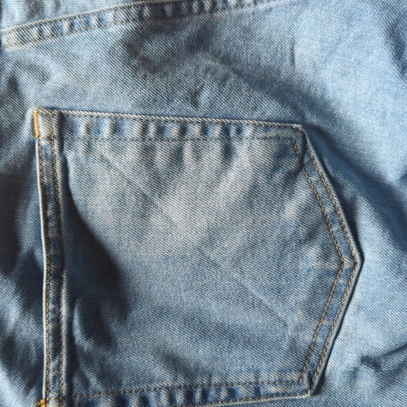 Everlane Original Cheeky Jean in Stone-washed Sky - Picture 14 of 16